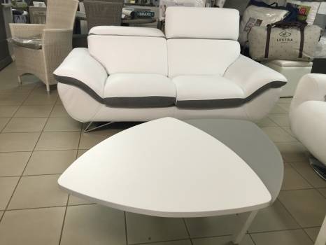 canape italien en cuir blanc et gris à Bandol 83150 Var