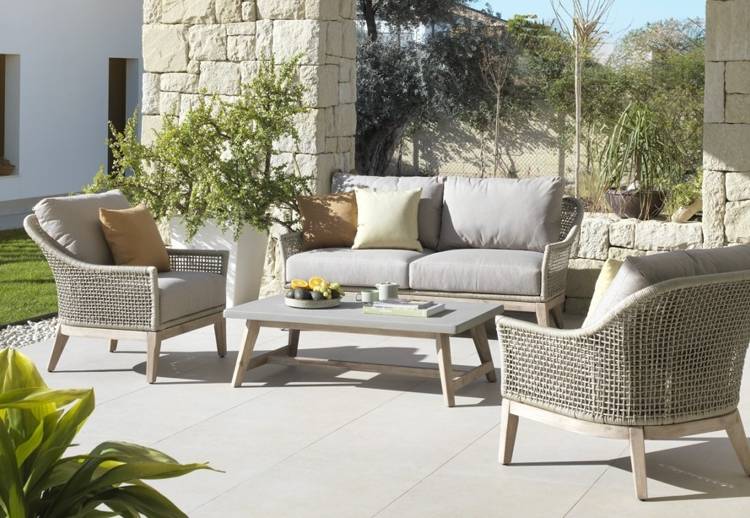 Un salon de jardin complet