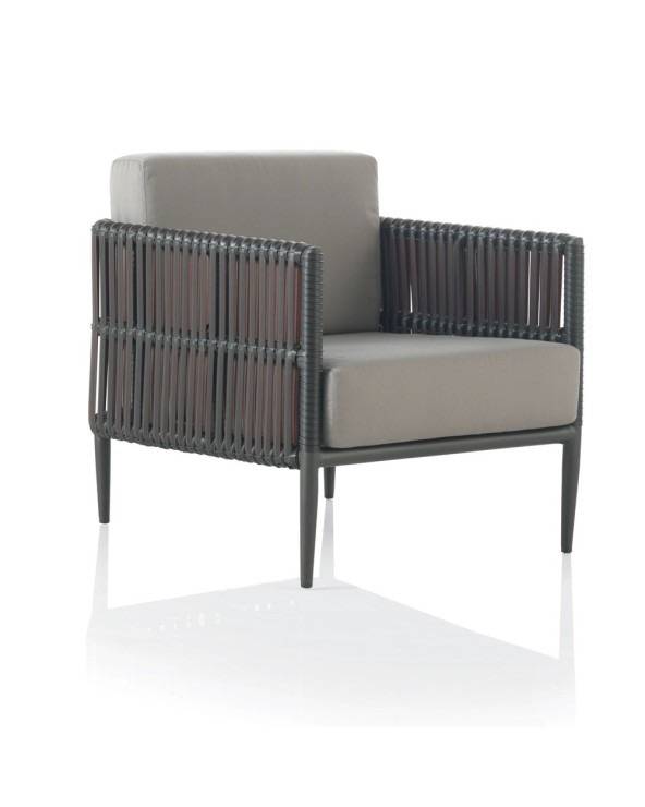 Fauteuil de jardin près de Sanary : confort extérieur résistant aux intempéries