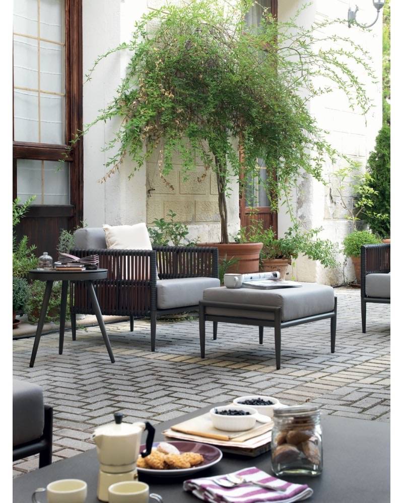 Fauteuil de jardin près de Sanary : confort extérieur résistant aux intempéries