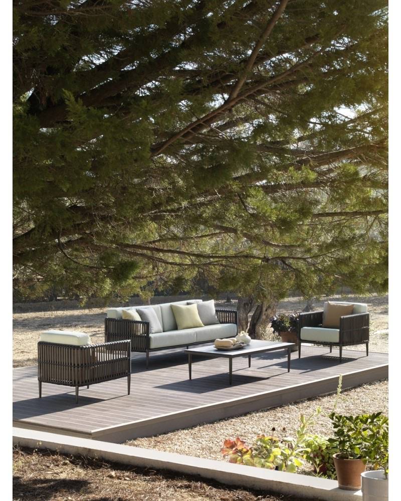 Fauteuil de jardin près de Sanary : confort extérieur résistant aux intempéries