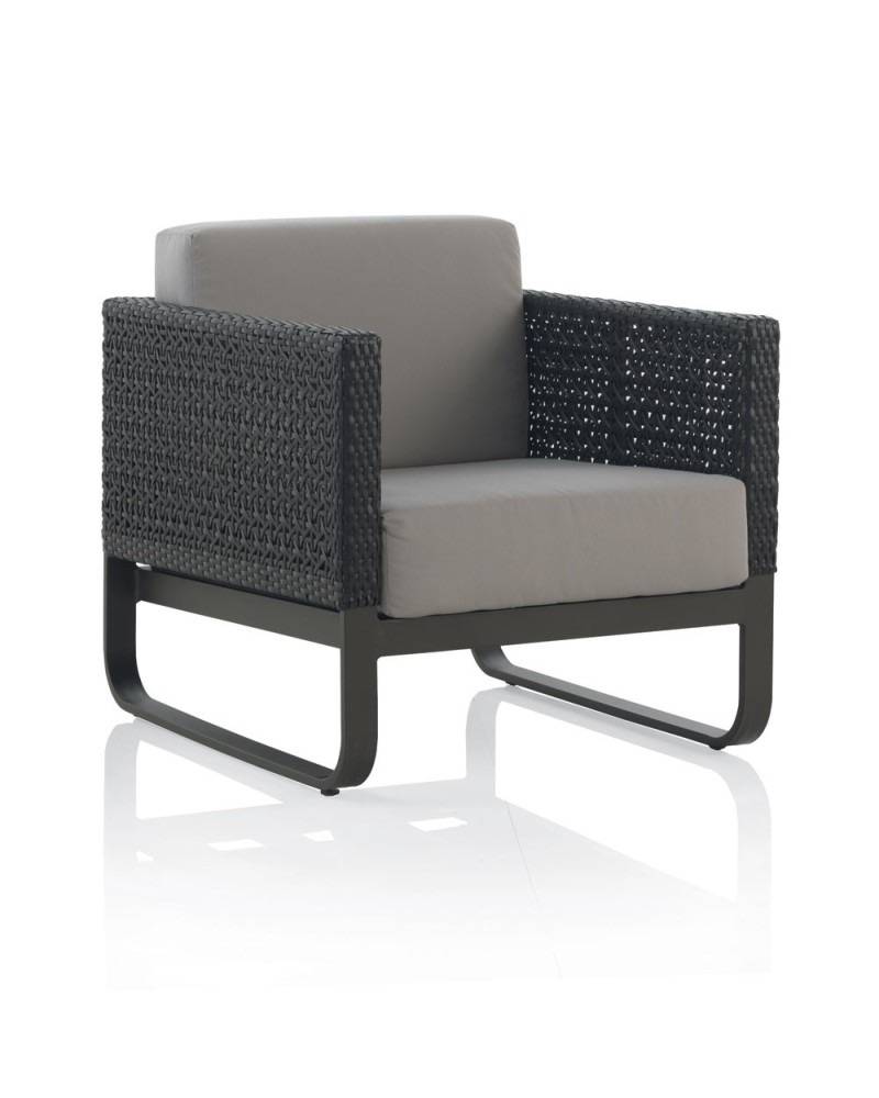 Fauteuil de jardin près de Sanary : confort extérieur résistant aux intempéries