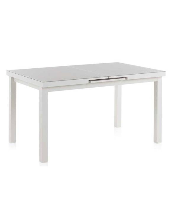 Table de jardin près de Saint-Cyr-sur-Mer : convivialité extérieure en toute saison