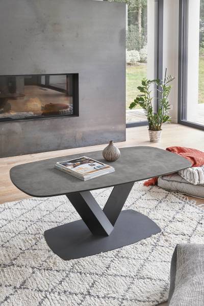 Table en céramique avec pied en métal gris anthracite à Six Fours les Plages