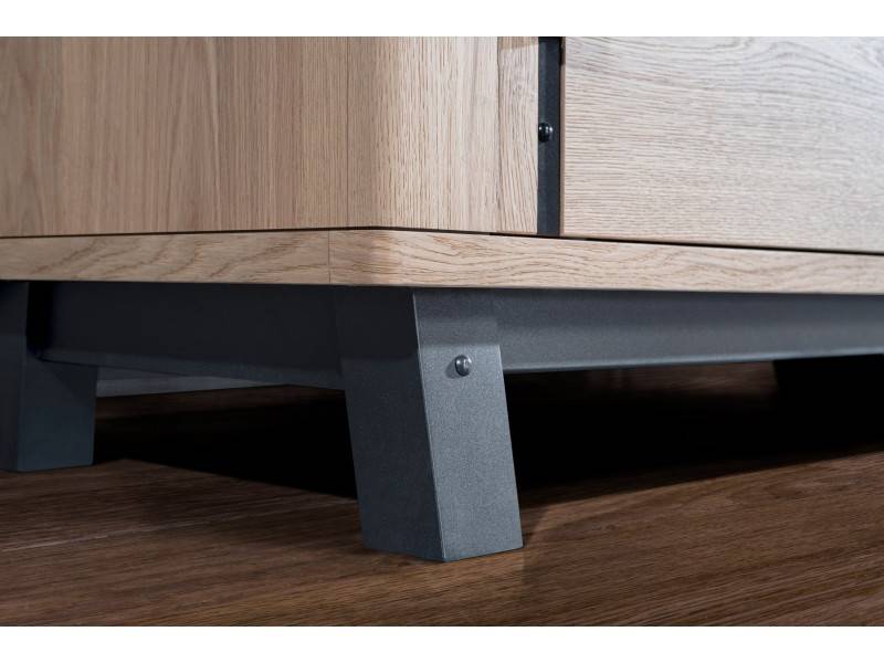 Buffet en bois moderne pour le salon d'une maison sur La Cadière-d'Azur